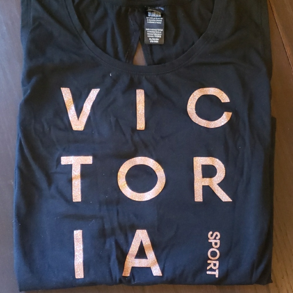 Victoria Sport tank top and leggings